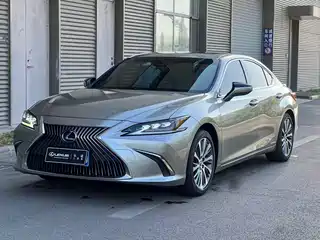 Lexus ES 2021