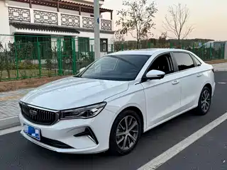 Geely Emgrand 2022