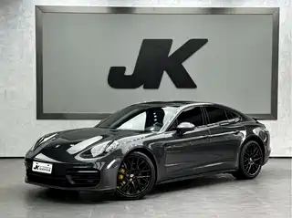 Porsche Panamera 2021