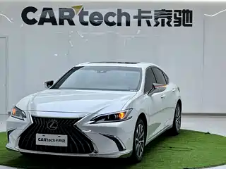 Lexus ES 2024
