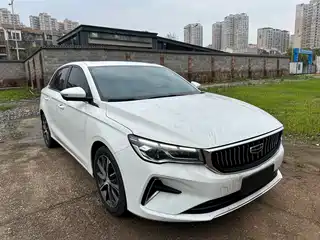 Geely Emgrand 2021