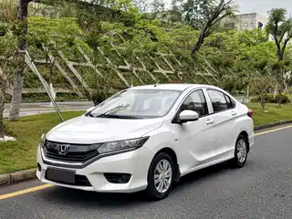 Honda Greiz 2015