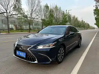 Lexus ES 2024