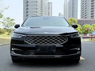 Ford Taurus 2020