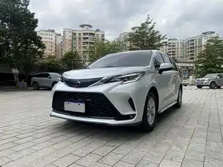 Toyota Granvia 2023
