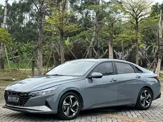 Hyundai Elantra 2021