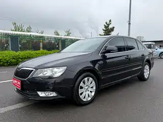 Škoda Superb 2013