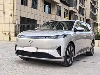 Dongfeng Yipai eπ008 2025