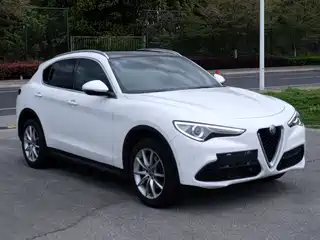 Alfa Romeo Stelvio 2017