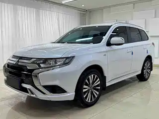 Mitsubishi Outlander 2022