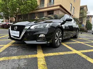 Nissan Teana 2023