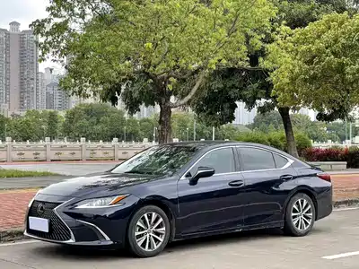 Lexus ES 2019