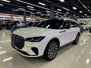 Lincoln Adventurer 2023