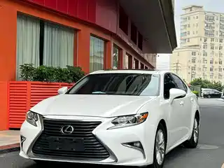 Lexus ES 2016