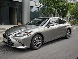 Lexus ES 2024