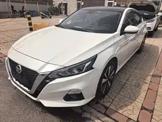 Nissan Teana 2022