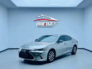 Lexus ES 2021