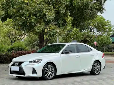 Lexus IS 2019