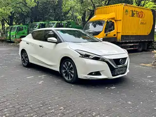 Nissan Bluebird 2015