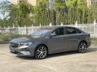 Geely Emgrand 2021