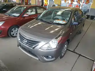 Nissan Sunny 2015