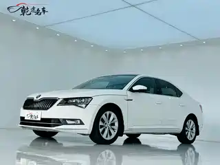 Škoda Superb 2015
