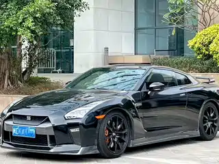 Nissan GT-R 2013
