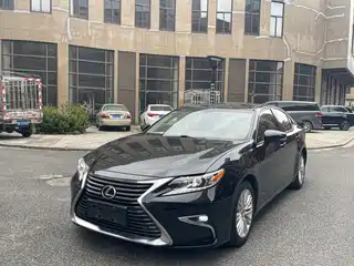 Lexus ES 2016