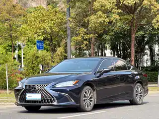 Lexus ES 2023