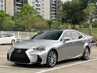 Lexus IS 2018
