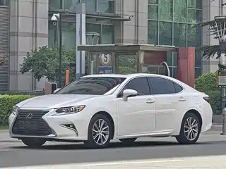 Lexus ES 2018