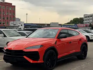 Lamborghini Urus SE 2026