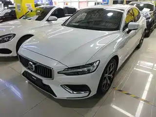 Volvo S60 2024