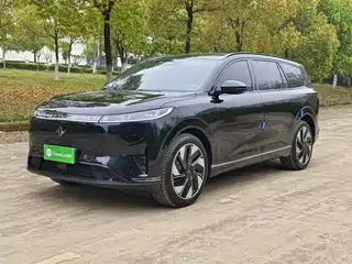 Dongfeng Yipai eπ008 2025