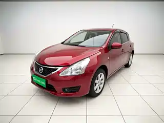 Nissan Tiida 2015