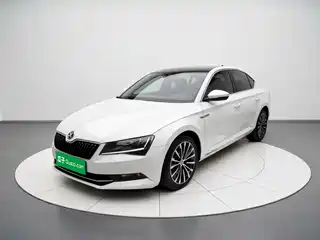 Škoda Superb 2015