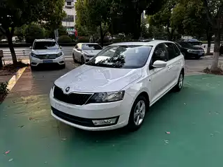 Škoda Rapid Spaceback 2016