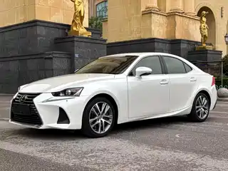 Lexus IS 2018