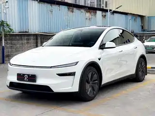 Tesla Model Y 2025