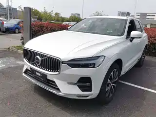 Volvo XC60 2025