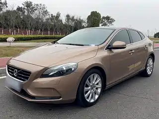 Volvo V40 2014