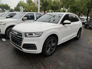Audi Q5L 2021