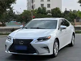 Lexus ES 2016