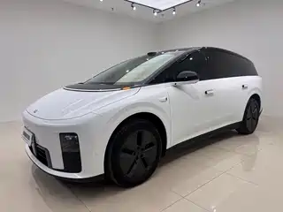 Li Auto Li i8 2025