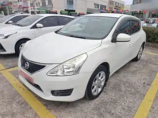 Nissan Tiida 2015