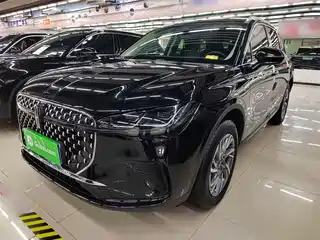 Lincoln Adventurer 2024