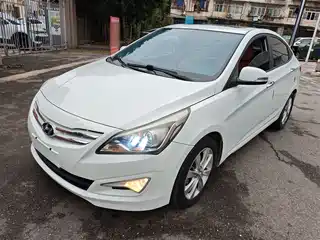 Hyundai Verna 2016