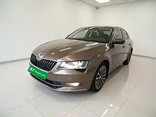 Škoda Superb 2015