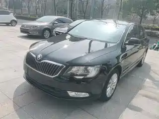 Škoda Superb 2013