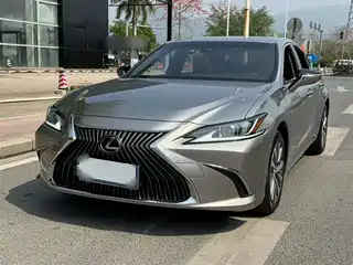 Lexus ES 2021